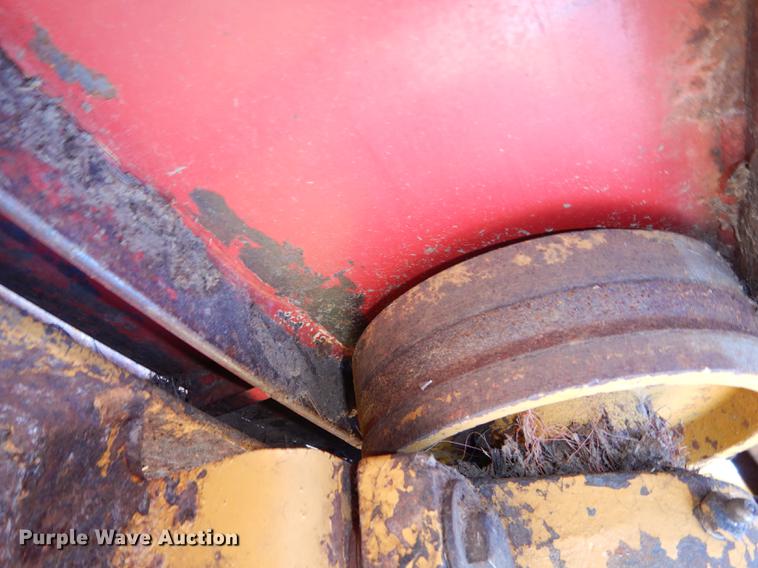 image for item DF1757 HayBuster Big Bite H1000 bale processor