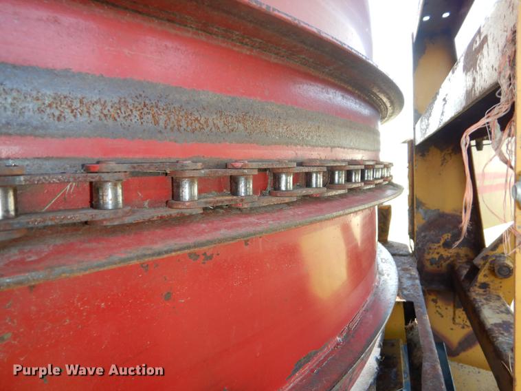 image for item DF1757 HayBuster Big Bite H1000 bale processor