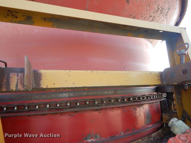 image for item DF1757 HayBuster Big Bite H1000 bale processor