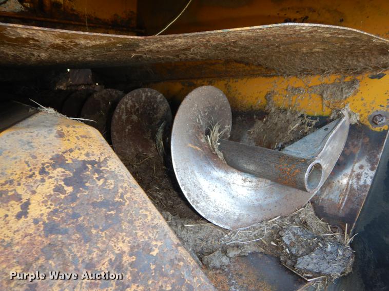 image for item DF1757 HayBuster Big Bite H1000 bale processor