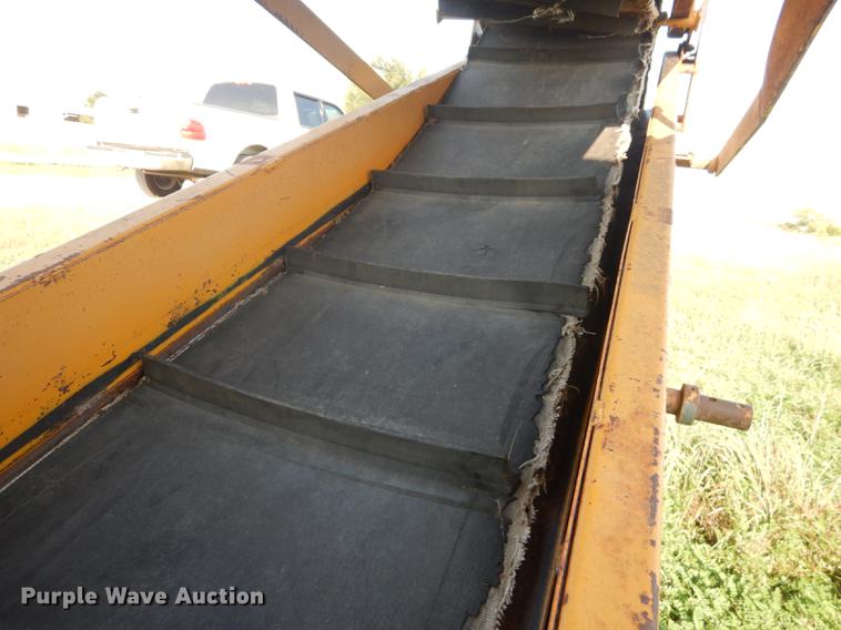 image for item DF1757 HayBuster Big Bite H1000 bale processor