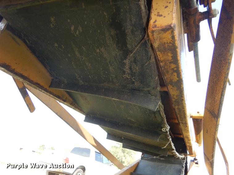 image for item DF1757 HayBuster Big Bite H1000 bale processor