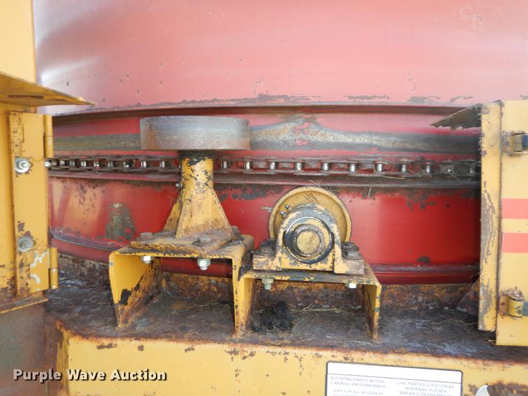 image for item DF1757 HayBuster Big Bite H1000 bale processor