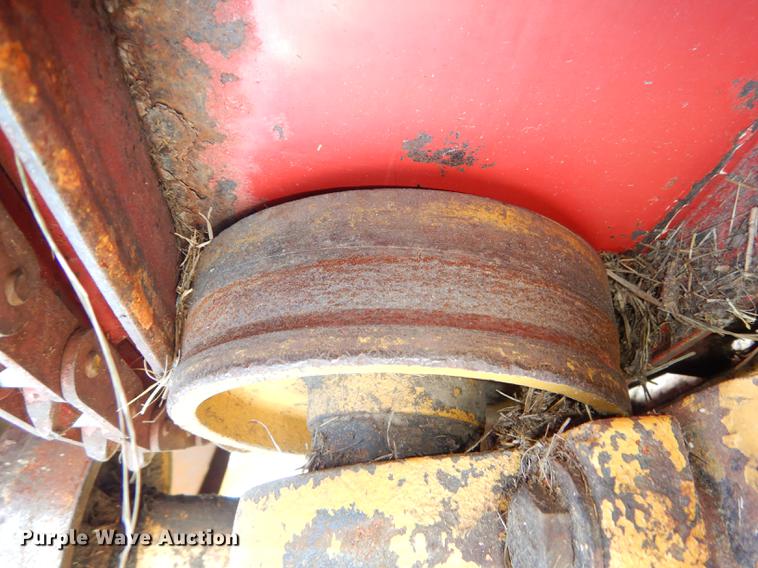 image for item DF1757 HayBuster Big Bite H1000 bale processor