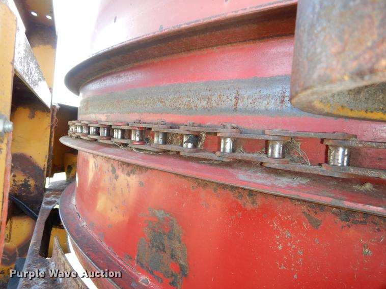 image for item DF1757 HayBuster Big Bite H1000 bale processor