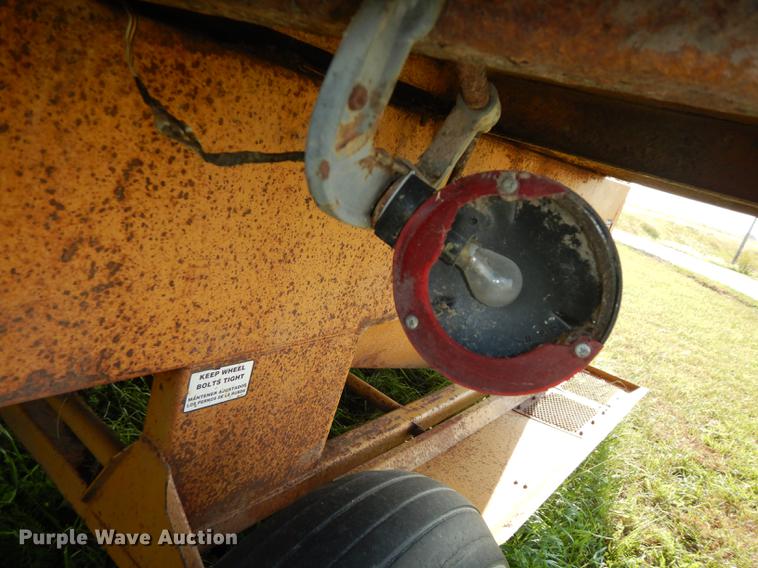 image for item DF1757 HayBuster Big Bite H1000 bale processor