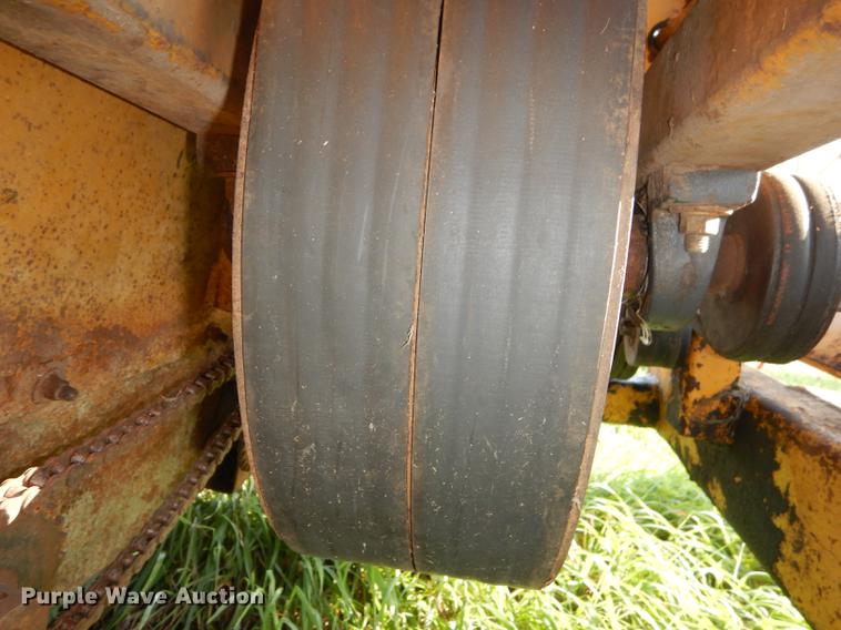 image for item DF1757 HayBuster Big Bite H1000 bale processor