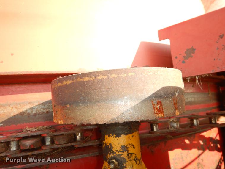 image for item DF1757 HayBuster Big Bite H1000 bale processor