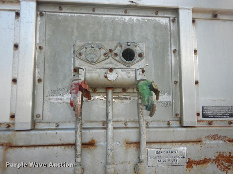 image for item DF1776 1974 Wilson livestock trailer