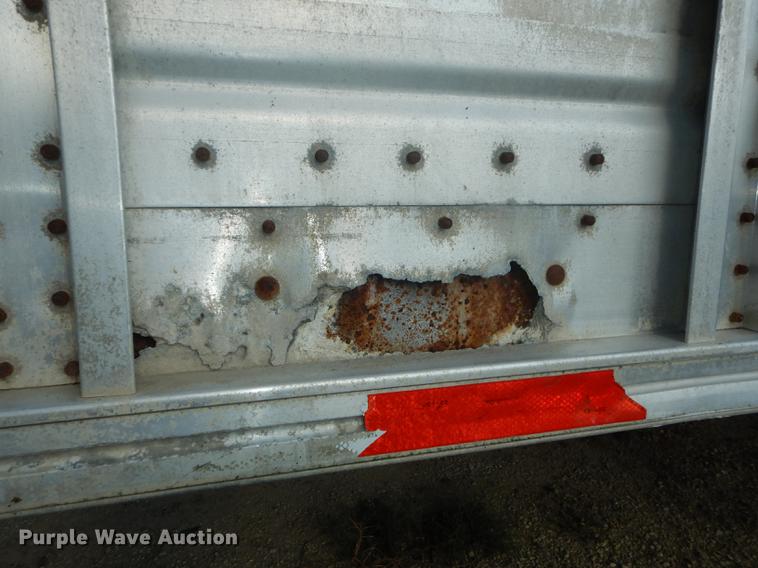 image for item DF1776 1974 Wilson livestock trailer