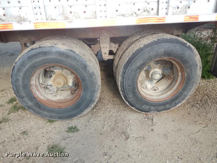 image for item DF1776 1974 Wilson livestock trailer