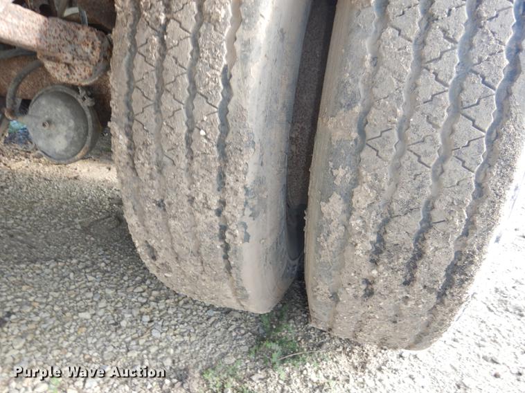 image for item DF1776 1974 Wilson livestock trailer