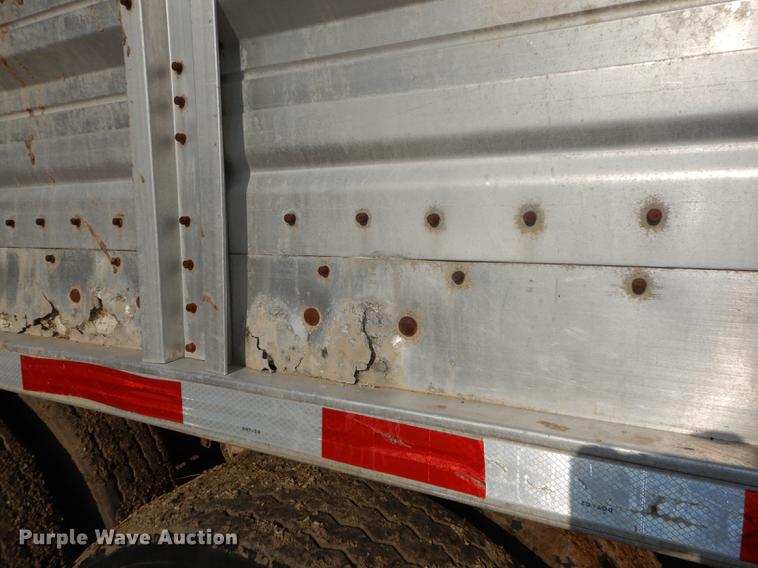 image for item DF1776 1974 Wilson livestock trailer