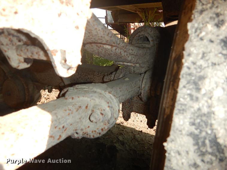 image for item DF1776 1974 Wilson livestock trailer