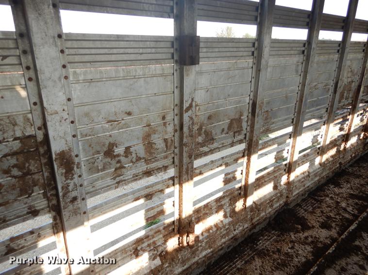 image for item DF1776 1974 Wilson livestock trailer