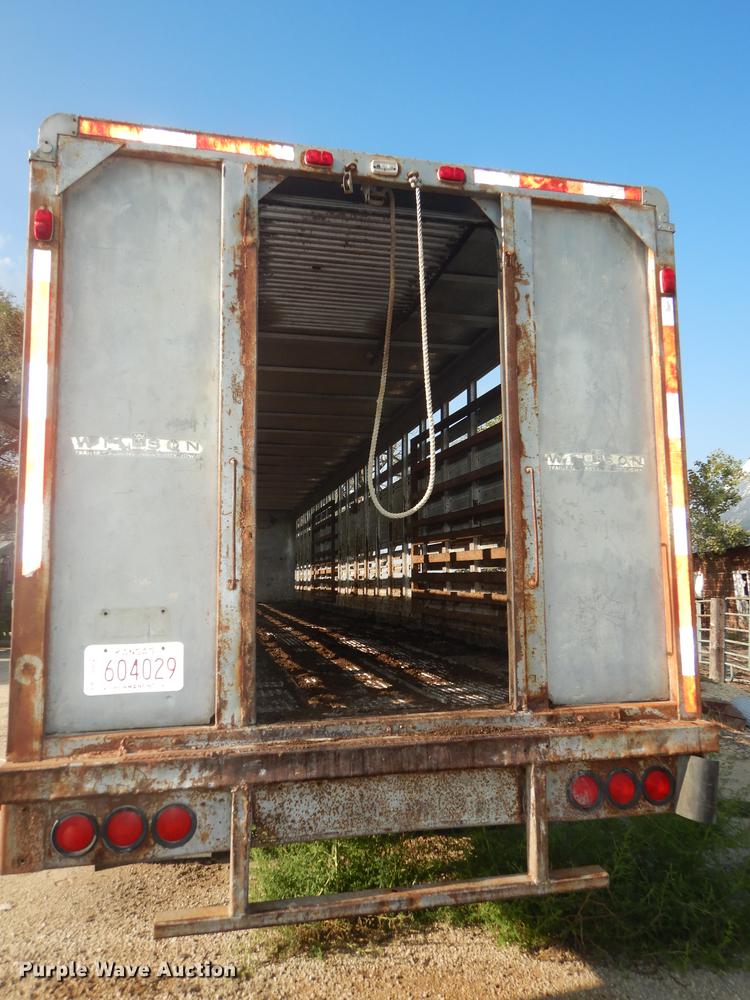 image for item DF1776 1974 Wilson livestock trailer