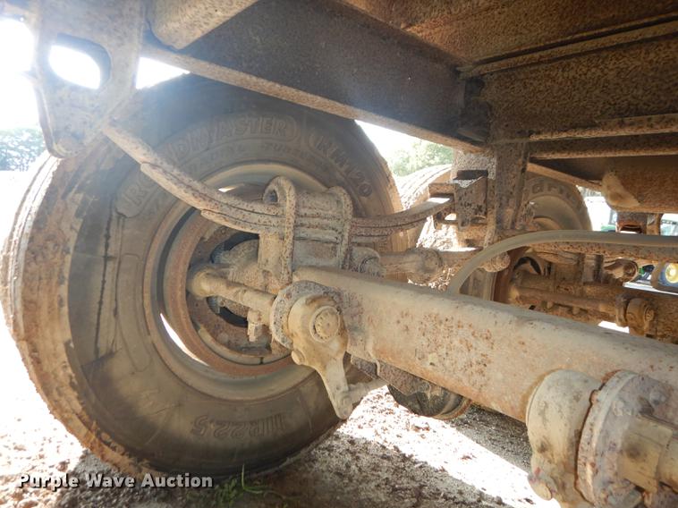 image for item DF1776 1974 Wilson livestock trailer