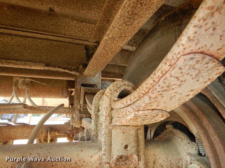 image for item DF1776 1974 Wilson livestock trailer