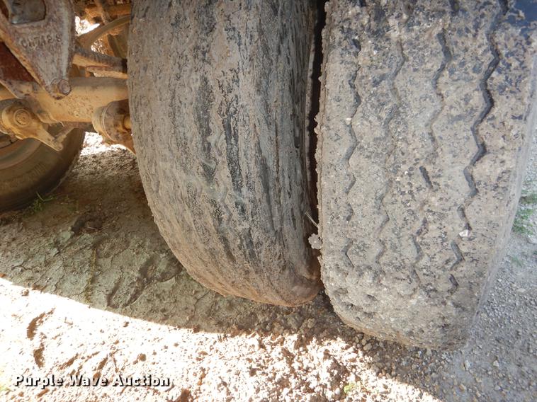 image for item DF1776 1974 Wilson livestock trailer