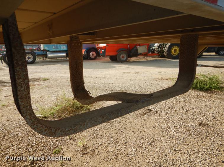 image for item DF1776 1974 Wilson livestock trailer