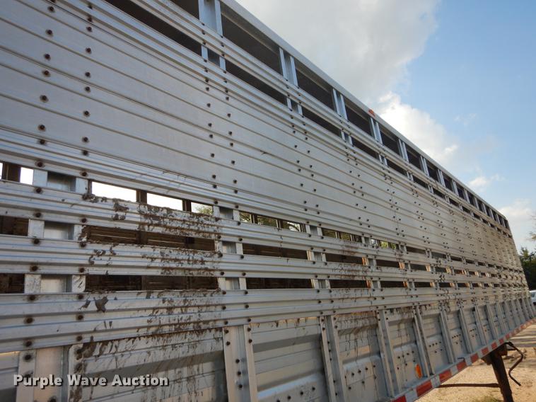 image for item DF1776 1974 Wilson livestock trailer