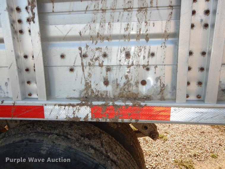 image for item DF1776 1974 Wilson livestock trailer