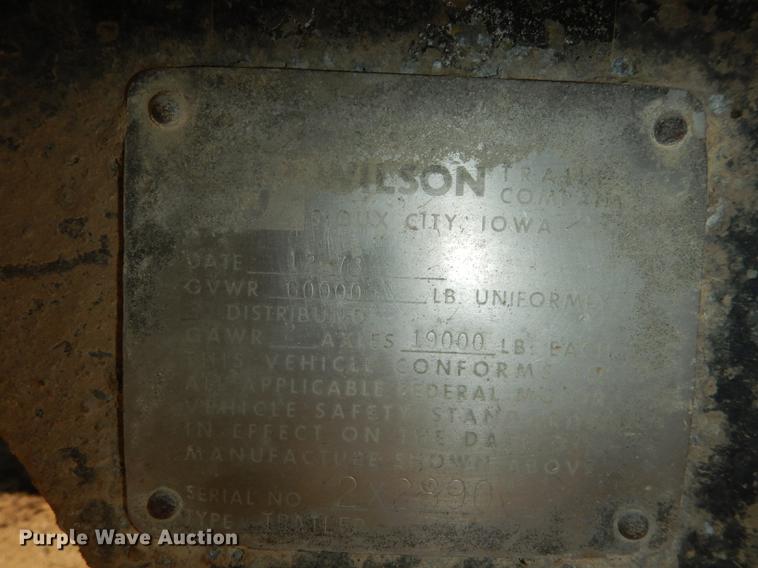 image for item DF1776 1974 Wilson livestock trailer