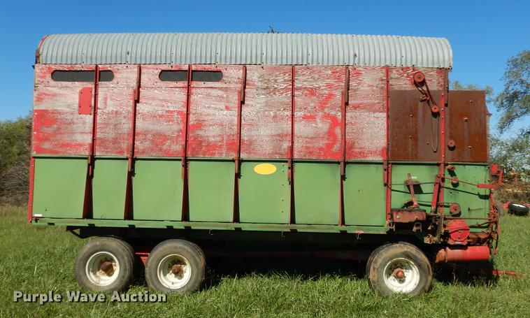image for item DF1799 Balzer silage wagon