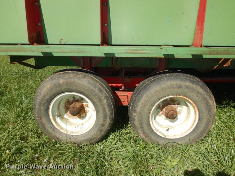 image for item DF1799 Balzer silage wagon