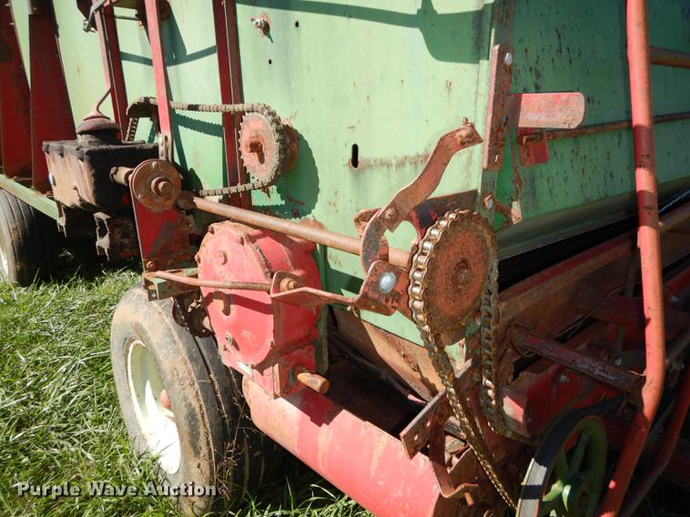 image for item DF1799 Balzer silage wagon