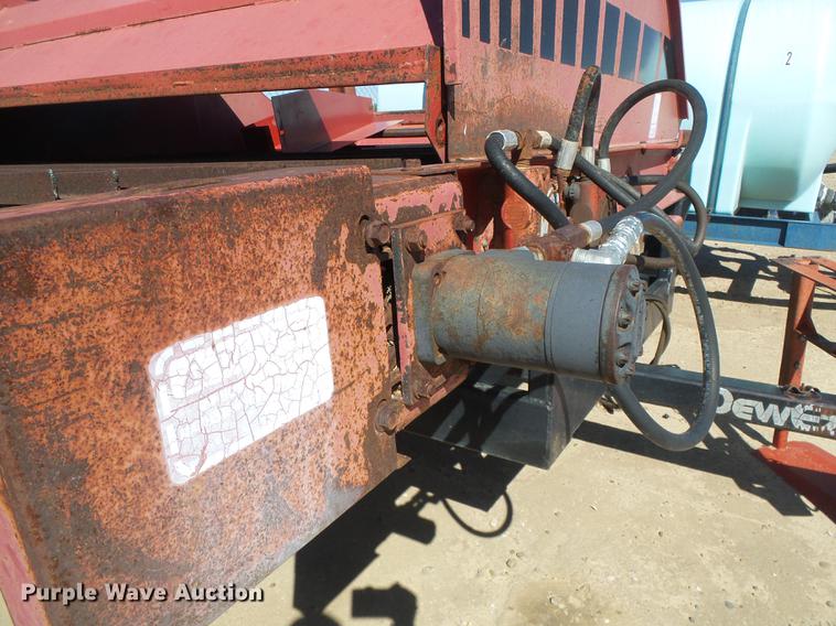 image for item DF2753 DewEze Super Slicer bale processor