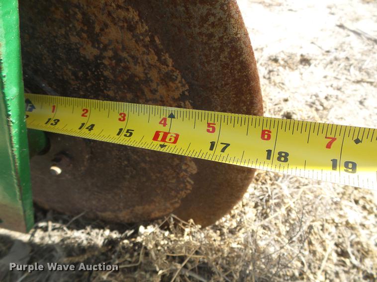 image for item DF2773 John Deere 8886 row crop cultivator