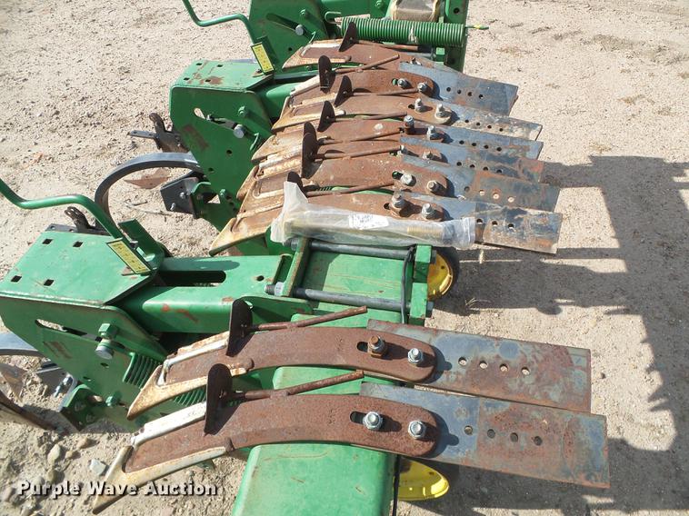 image for item DF2773 John Deere 8886 row crop cultivator
