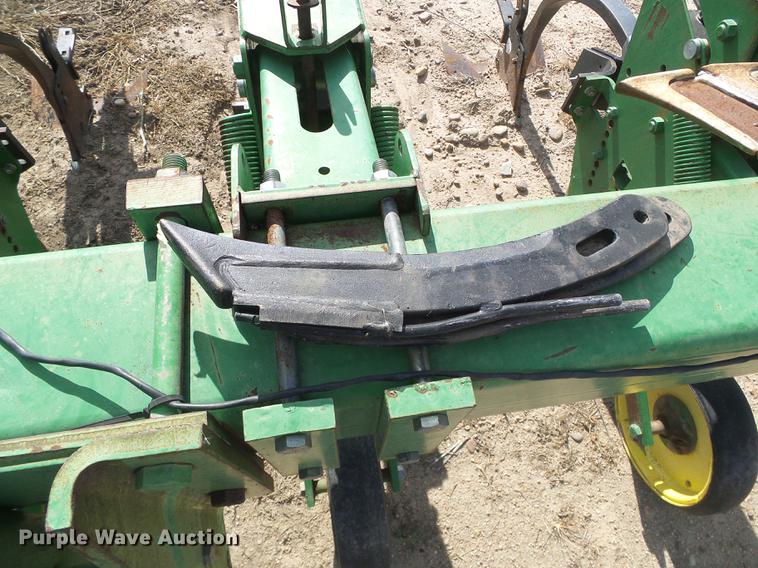 image for item DF2773 John Deere 8886 row crop cultivator