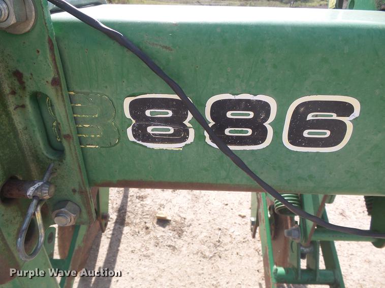 image for item DF2773 John Deere 8886 row crop cultivator