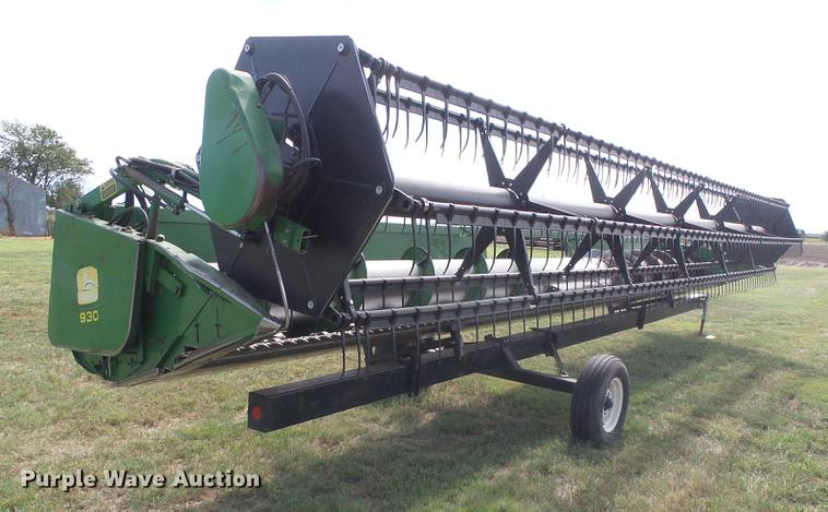 image for item DF2777 1992 John Deere 930 platform head