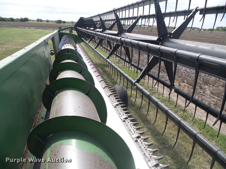 image for item DF2777 1992 John Deere 930 platform head