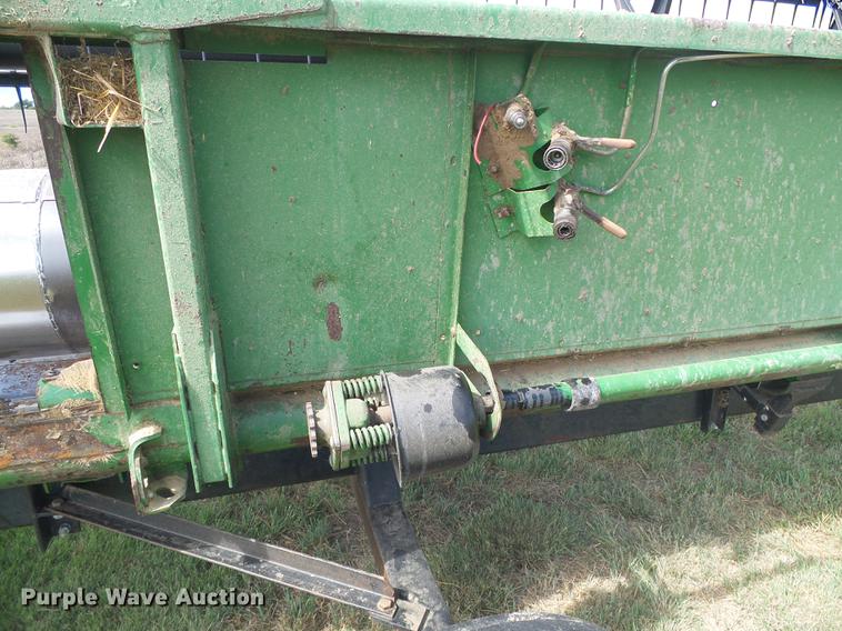 image for item DF2777 1992 John Deere 930 platform head