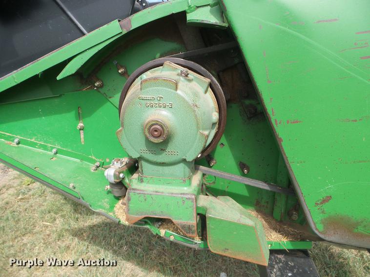 image for item DF2777 1992 John Deere 930 platform head