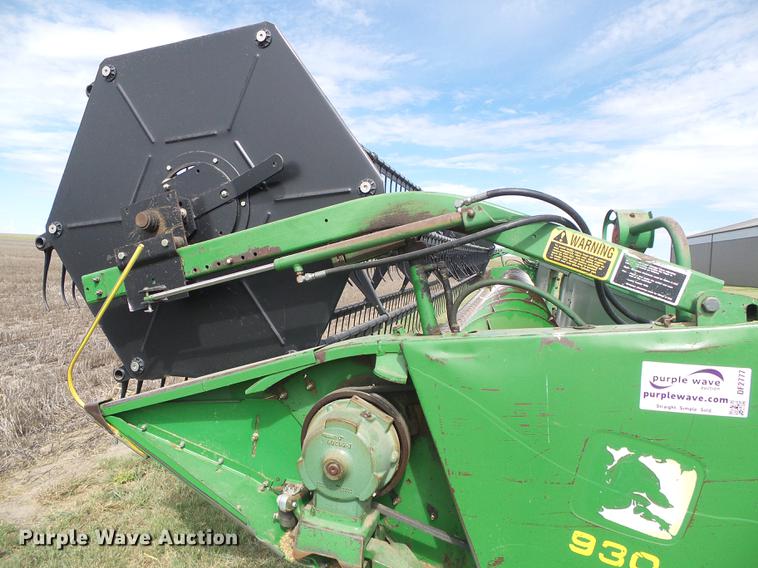 image for item DF2777 1992 John Deere 930 platform head