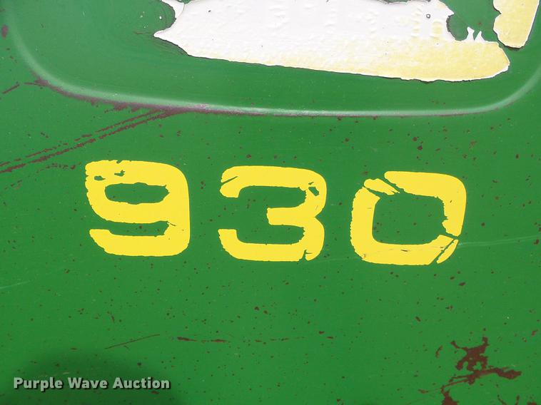 image for item DF2777 1992 John Deere 930 platform head
