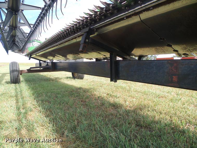 image for item DF2777 1992 John Deere 930 platform head