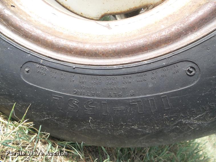 image for item DF2777 1992 John Deere 930 platform head