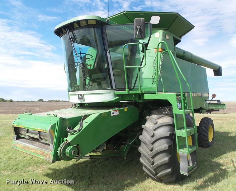 image for item DF2778 1992 John Deere 9600 combine