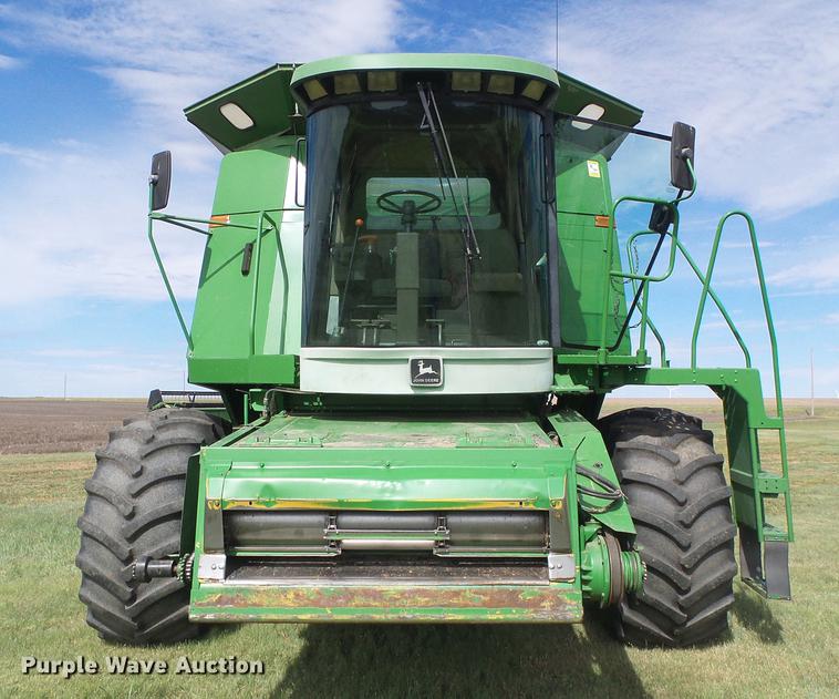 image for item DF2778 1992 John Deere 9600 combine