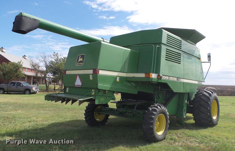 image for item DF2778 1992 John Deere 9600 combine