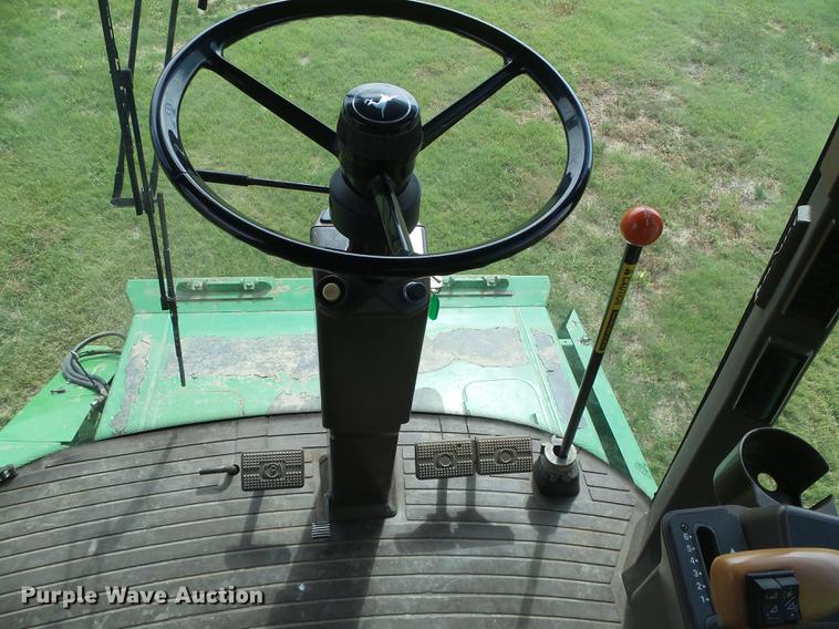 image for item DF2778 1992 John Deere 9600 combine