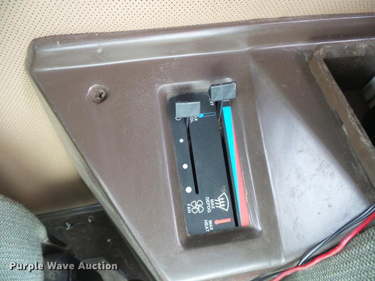 image for item DF2778 1992 John Deere 9600 combine