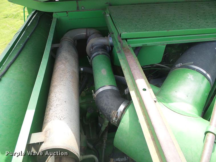 image for item DF2778 1992 John Deere 9600 combine