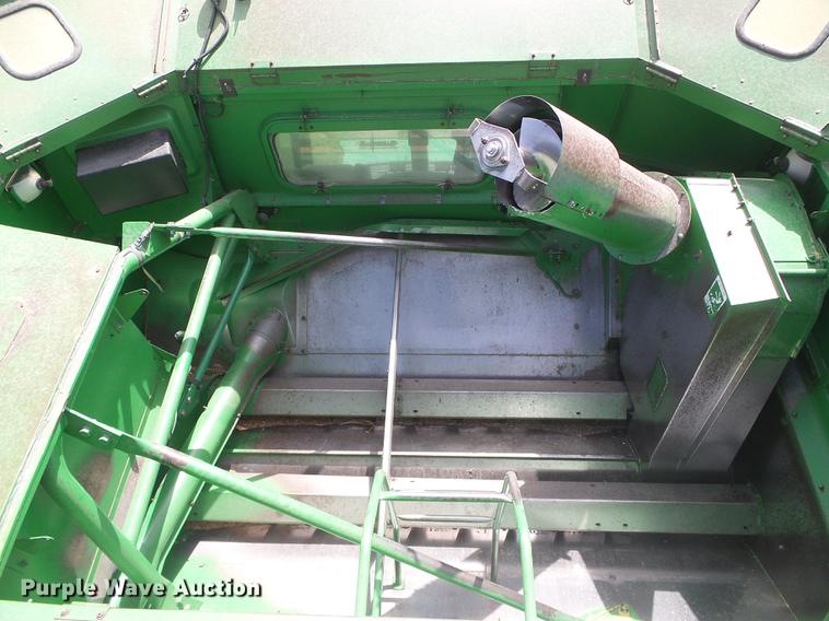 image for item DF2778 1992 John Deere 9600 combine